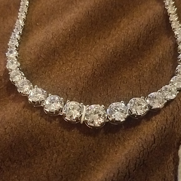 White sapphire necklace - Picture 2 of 2